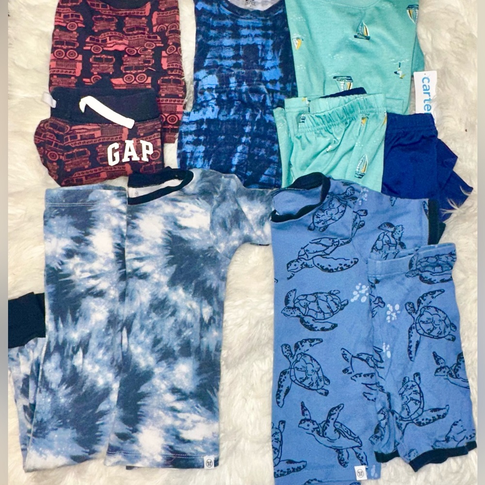 Honest co/Honest baby, GAP and Carters pajama bundle lot - toddler boy 4/5